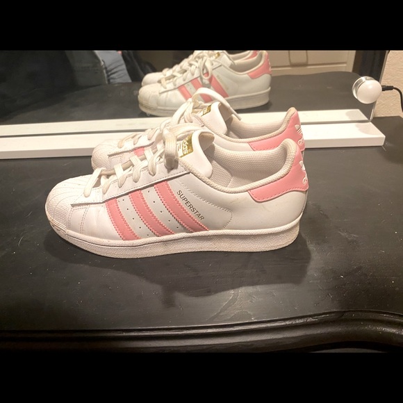 Women’s Adidas - Picture 1 of 4